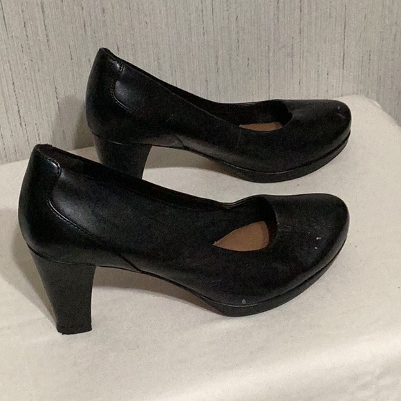 Clarks Artisan heels. - Picture 2 of 7
